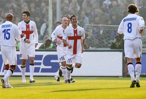 阿森纳发布战小蜜蜂赛前海报：因卡皮耶单人出镜