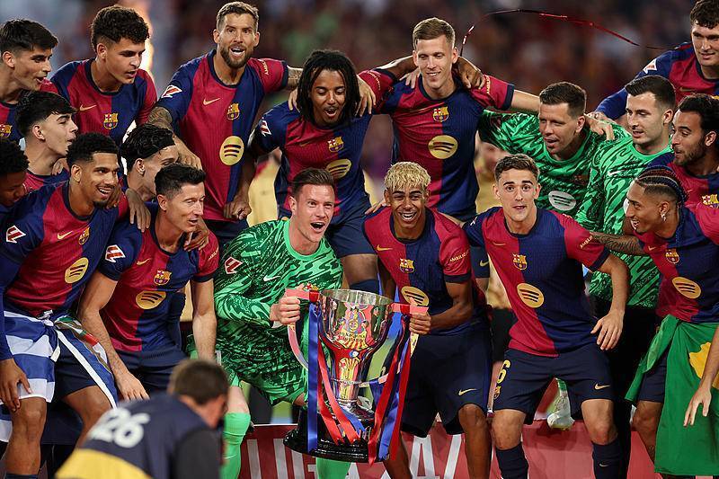 德转朱艺：阿里执法亚冠上海申花客战广岛三箭（德转朱艺：亚冠阿里主哨，申花客场挑战广岛三箭）