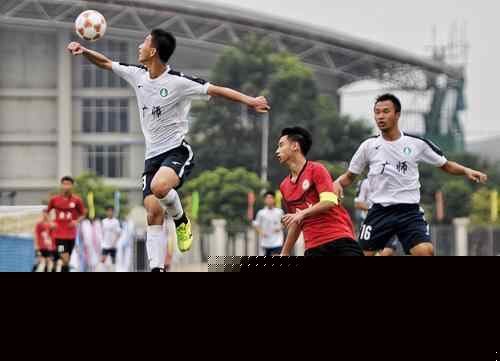 意杯半场：卢卡头槌破门，那不勒斯暂1-0卡利亚里（意杯半场：卢卡头球建功，那不勒斯暂以1-0领先卡利亚里）