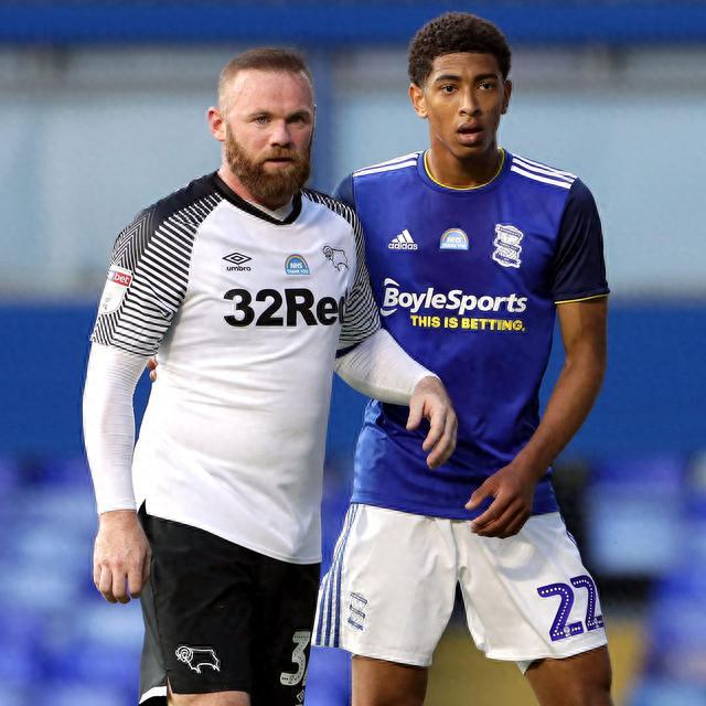 记者：谢什科表达了加盟曼联的愿望，但需更多时间做最终决定