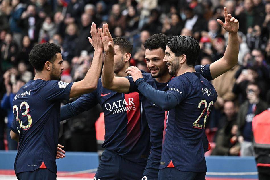 机敏前插破门，当选全场最佳，芒特越踢越好了，继续加油！