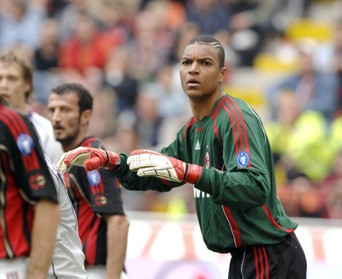 开始北伐！曼联在客场以4比1轻取狼队，3轮不败后升第6