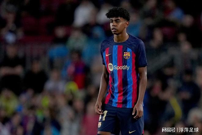 前四排位！申花比海港还稳定 从来没有跌过第四名！（稳居前四！申花稳定性压过海港，从未跌出第4位）