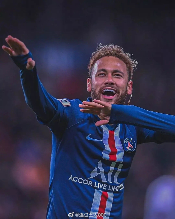 足球裁判规则误区解析（足球裁判规则常见误区解读）