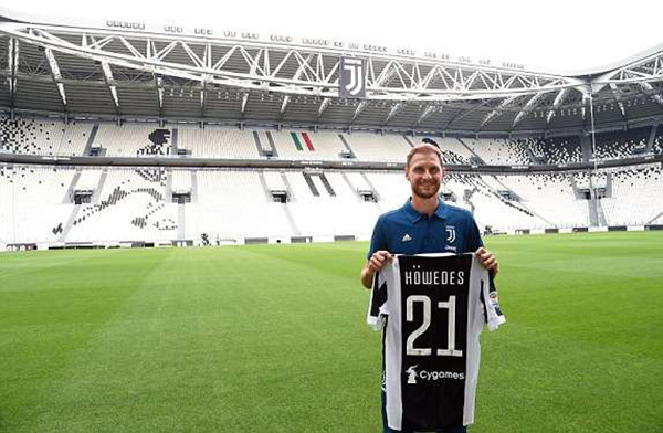 桑德兰主帅勒布里斯否认有意莱比锡前锋奥蓬达：这是假新闻