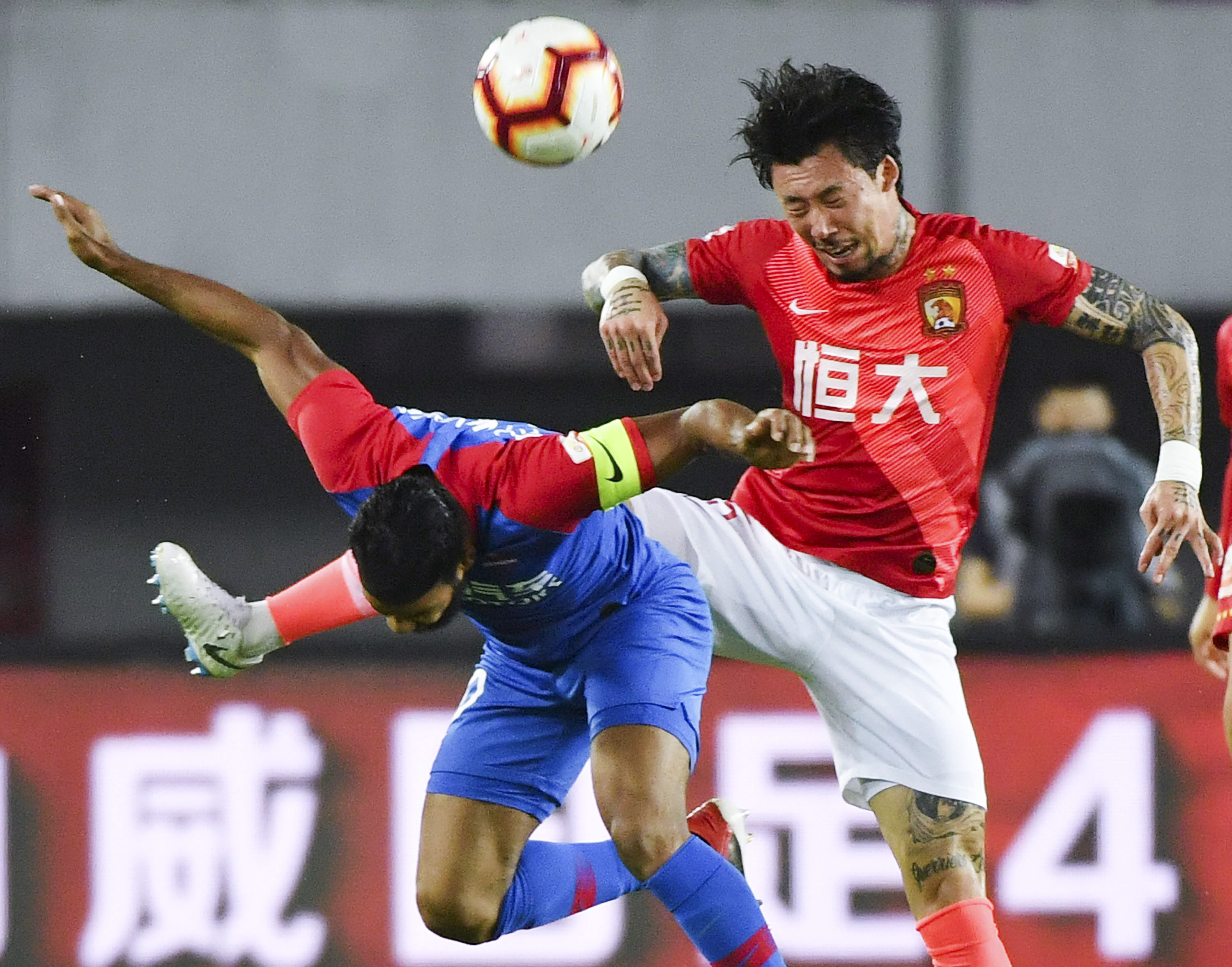 欧冠｜10日凌晨四点客场挑战国际米兰，利物浦输不起了（欧冠 ｜ 10日凌晨4点客场对阵国际米兰，利物浦背水一战）