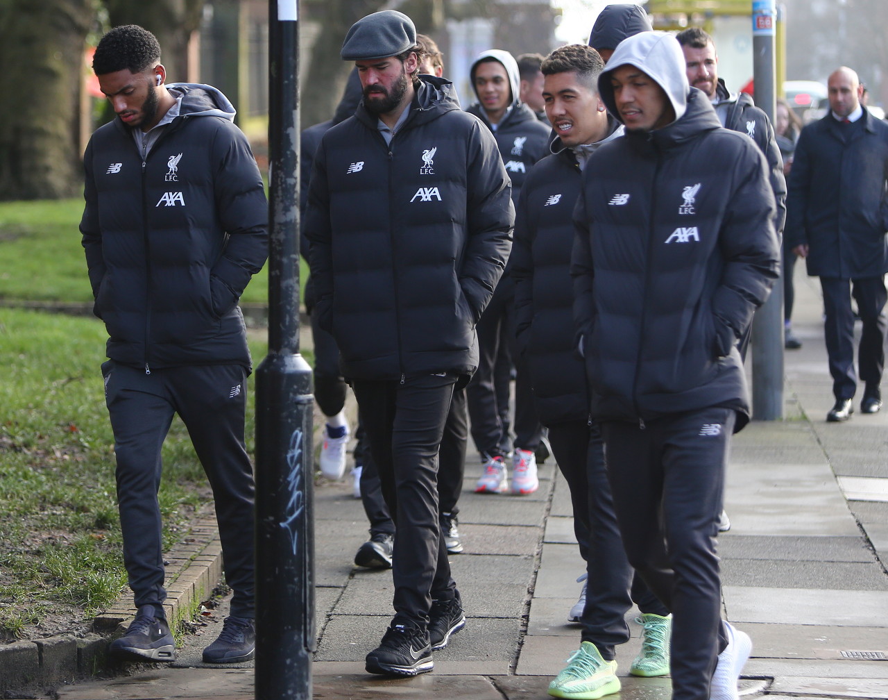 埃因霍温卫冕稳了？荷甲从未有球队半程领先11分被逆转丢冠（埃因霍温卫冕在望？荷甲史上无半程领先11分仍被翻盘丢冠先例）