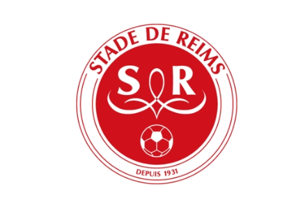 前锋远射破门，比分被重新点燃